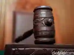 Afung Dibebaskan dari Kasus Tambang Timah, Terhindar dari Tuntutan 16,5 Tahun Penjara